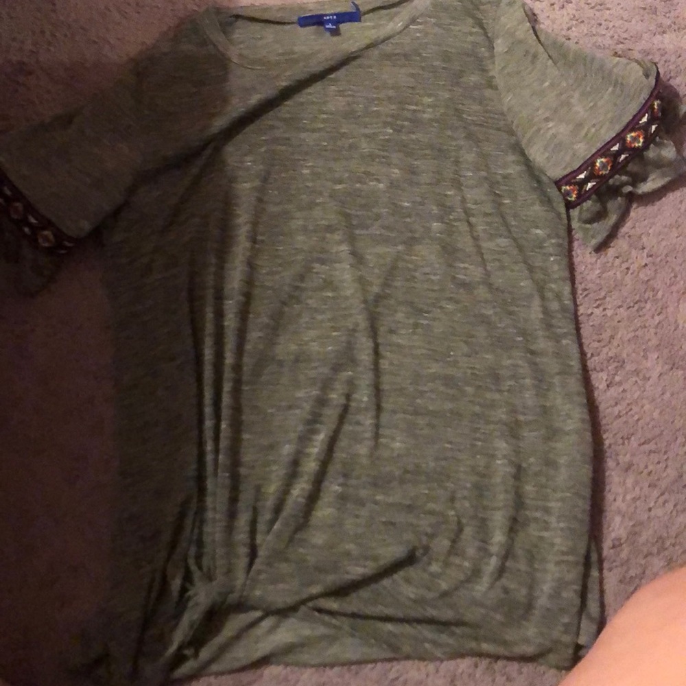 Knotted Tee